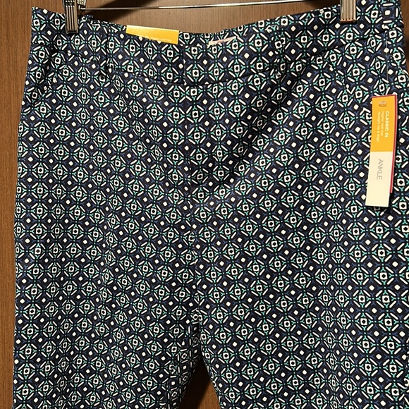 Merona Higher Mid-Rise Leg Classic Fit Straight hip and thigh Size 14 like new - Picture 1 of 11